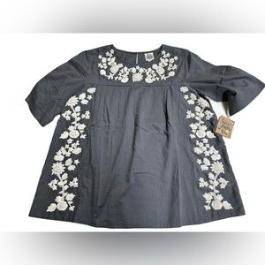 IVY JANE charcoal gray white Embroidered short sleeve flowy blouse top NWT
